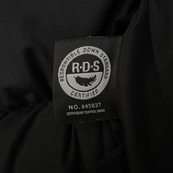 SOLD ON FB MARKETPLACE Aritzia Wilfred The Cloud Puff black velvet puffer jacket - Picture 8 of 10